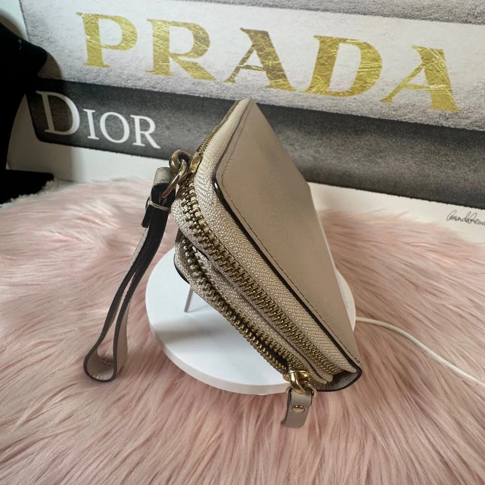 Kate Spade NY Double Zip Full  Size Wallet / Wristlet, Taupe Leather